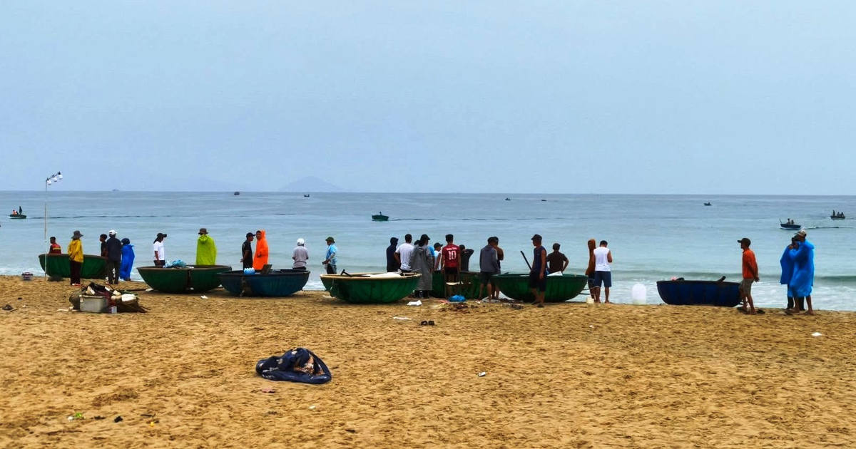 Hàng trăm người tìm ngư dân mất tích, phát hiện thi thể bằng cách "câu kiều"
