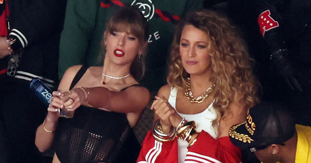 Taylor Swift từ bỏ làm mẹ đỡ đầu các con của Blake Lively