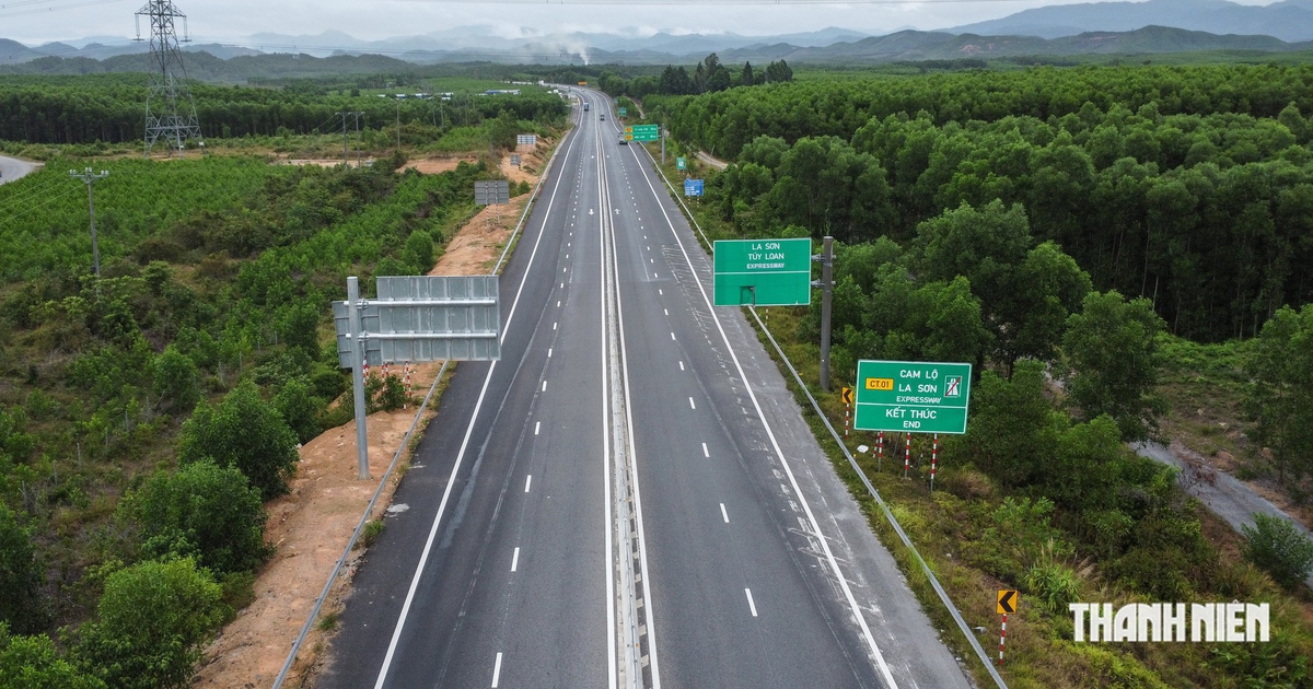 Cao tốc La Sơn - Hòa Liên mở rộng 4 làn xe trước ngày ‘về đích’