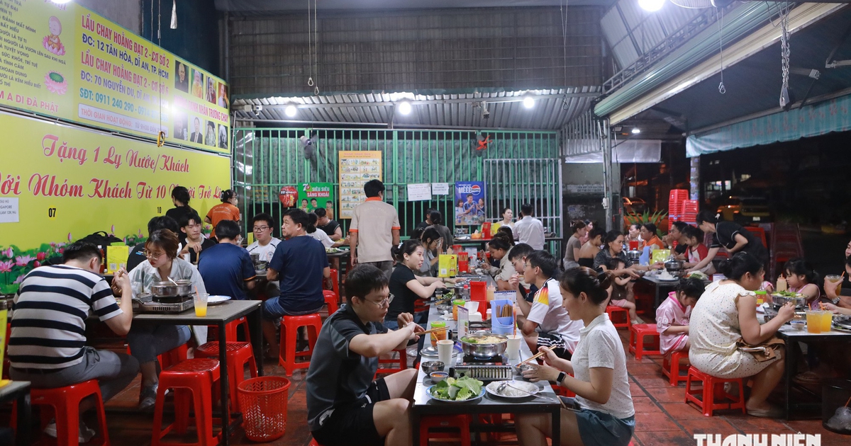 Lẩu chay 40.000 đồng ở TP.HCM, rau bún ăn thêm miễn phí: Khách cũ vẫn quay lại