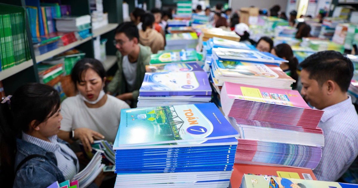 'TP.HCM miễn phí sách giáo khoa, tôi đóng tiền mua sách rồi có được hoàn tiền không?'