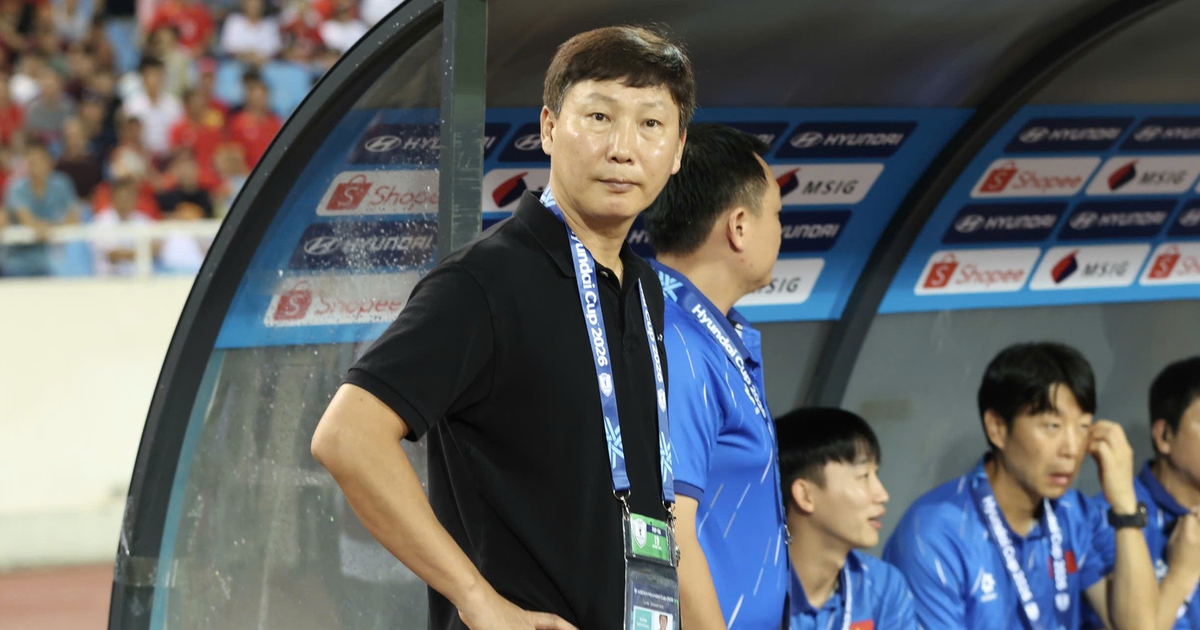 HLV Kim Sang-sik: 'Tôi mong Xuân Son ghi 3 bàn vào lưới Thái Lan'