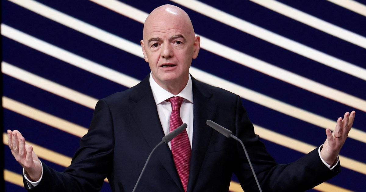Tương lai nào cho Chủ tịch FIFA sau khủng hoảng cổ phần hóa World Cup?