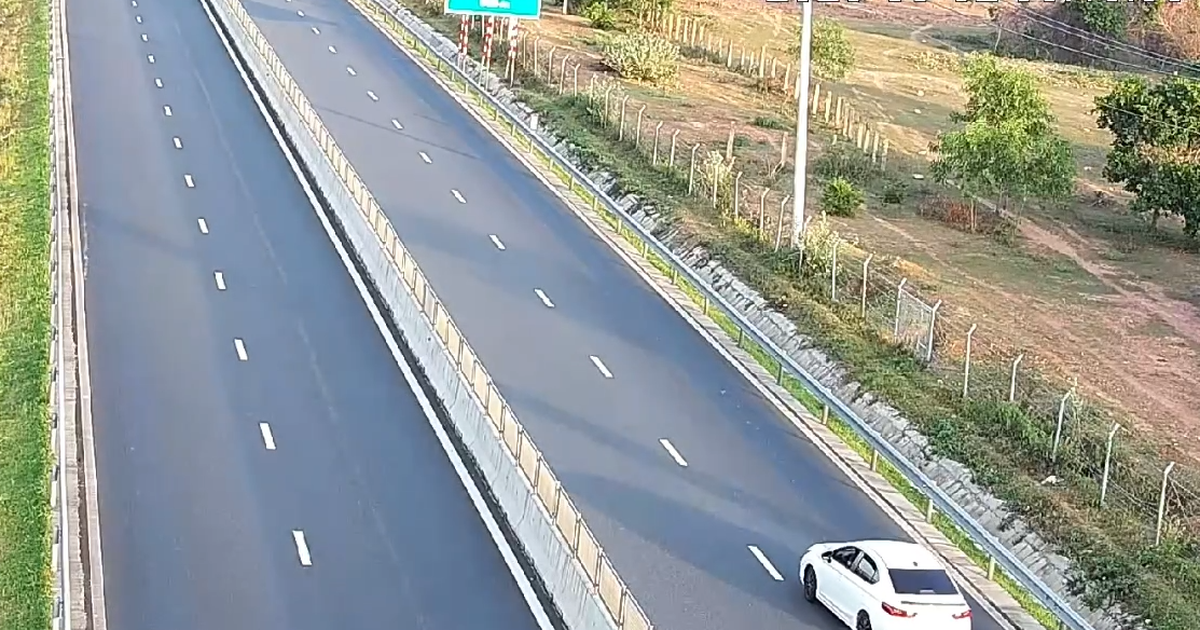 Nữ tài xế lùi ô tô trên cao tốc Vĩnh Hảo - Phan Thiết, bị phạt 35 triệu đồng