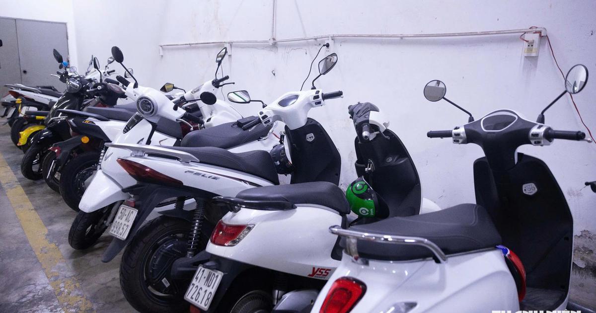 Cán bộ TP.HCM tiên phong 'xanh hóa' phương tiện