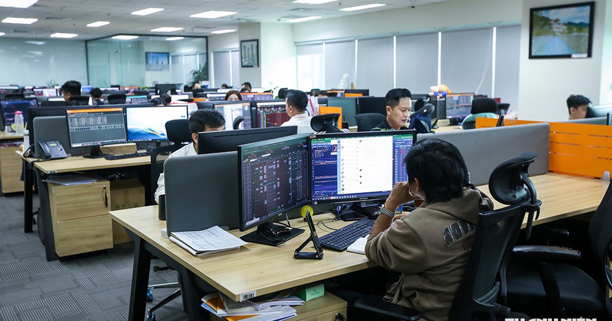 Xử phạt lãnh đạo mua chui cổ phiếu và cá nhân thao túng giá