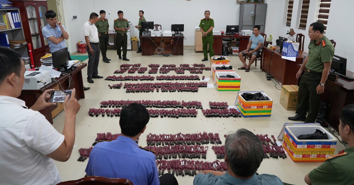Bộ Công an khen Công an thành phố Huế triệt phá đường dây vận chuyển kíp nổ "khủng" từ Lào