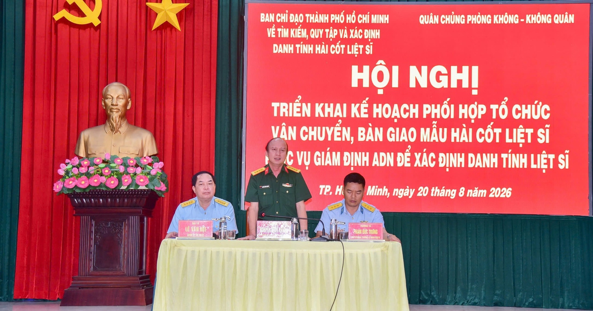 TP.HCM vận chuyển mẫu hài cốt liệt sĩ bằng máy bay ra Hà Nội để giám định ADN