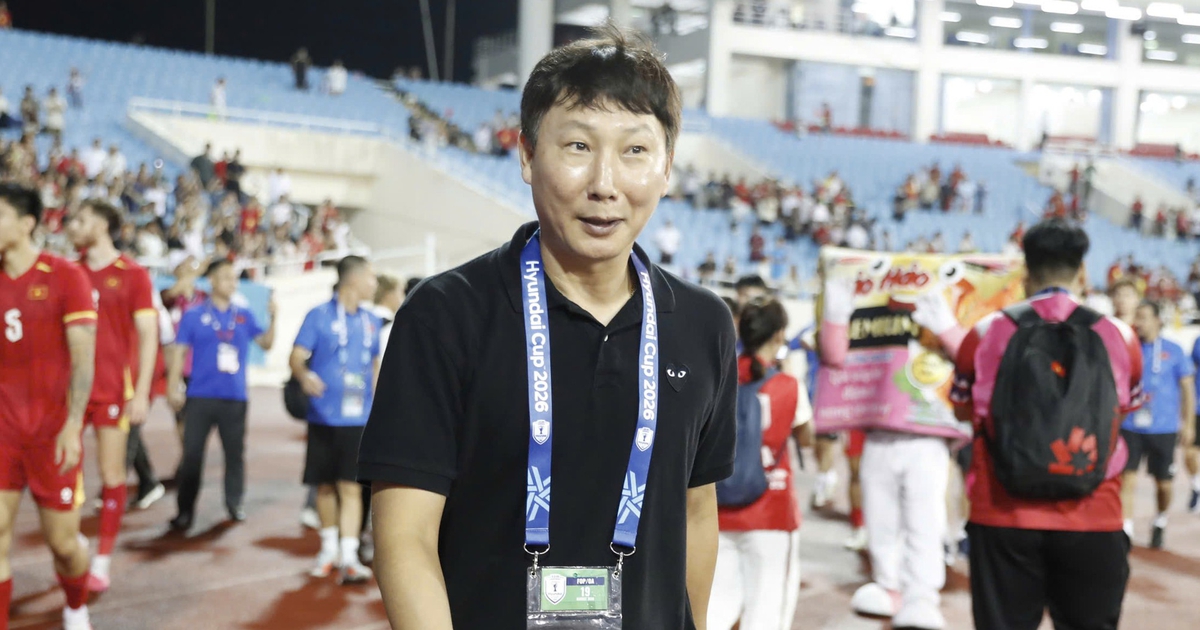 HLV Kim Sang-sik cảm ơn khán giả, nói tiếng Việt cực 'chất': 'Việt Nam vô địch'