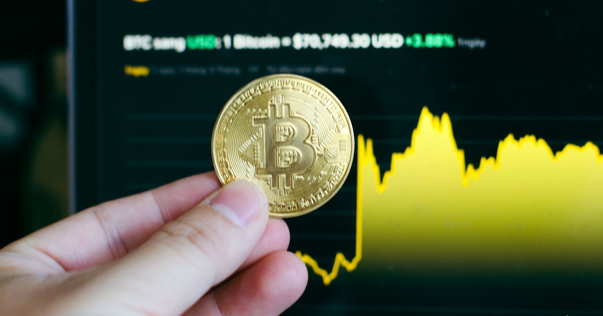Giá Bitcoin hôm nay 20.8.2026: Bật tăng lên 70.000 USD sau nỗ lực của ông Trump