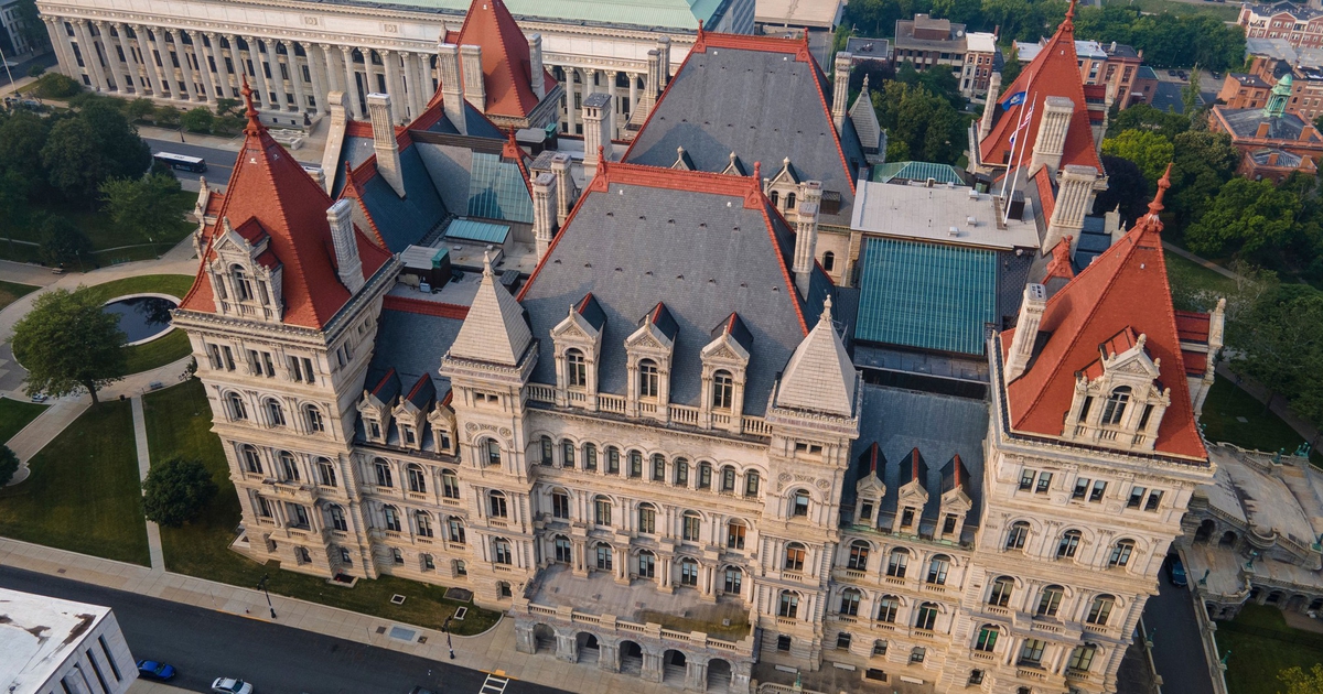 Mỹ bắt người âm mưu đánh bom tòa nhà lập pháp bang New York