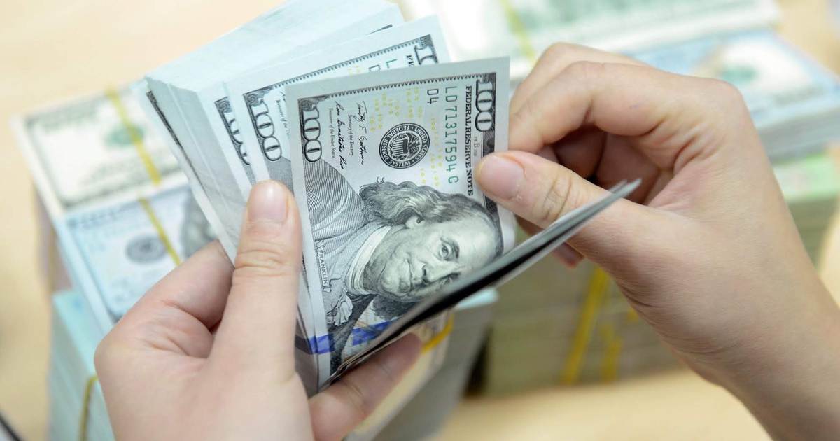 Giá USD hạ nhiệt, vàng mất sức hút