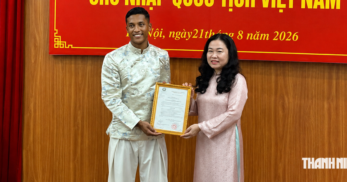 Trung vệ Nguyễn Adou Leygley Minh có quốc tịch Việt Nam: 'Tôi khao khát cống hiến'