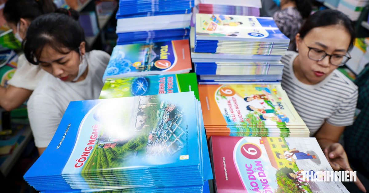 Bộ GD-ĐT y&ecirc;u cầu kh&ocirc;ng để thiếu s&aacute;ch gi&aacute;o khoa m&agrave; chưa c&oacute; phương &aacute;n xử l&yacute;