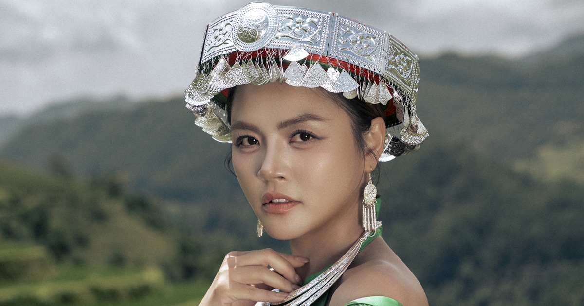 Diễn viên Thu Quỳnh catwalk trên ruộng bậc thang