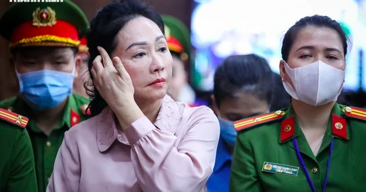 Bộ kim cương của Trương Mỹ Lan được bán với giá hơn 25 tỉ đồng