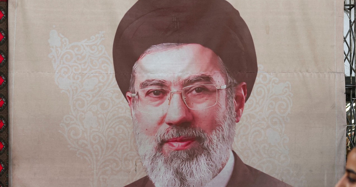 L&atilde;nh tụ tối cao Iran Mojtaba Khamenei xuất hiện trong video mới