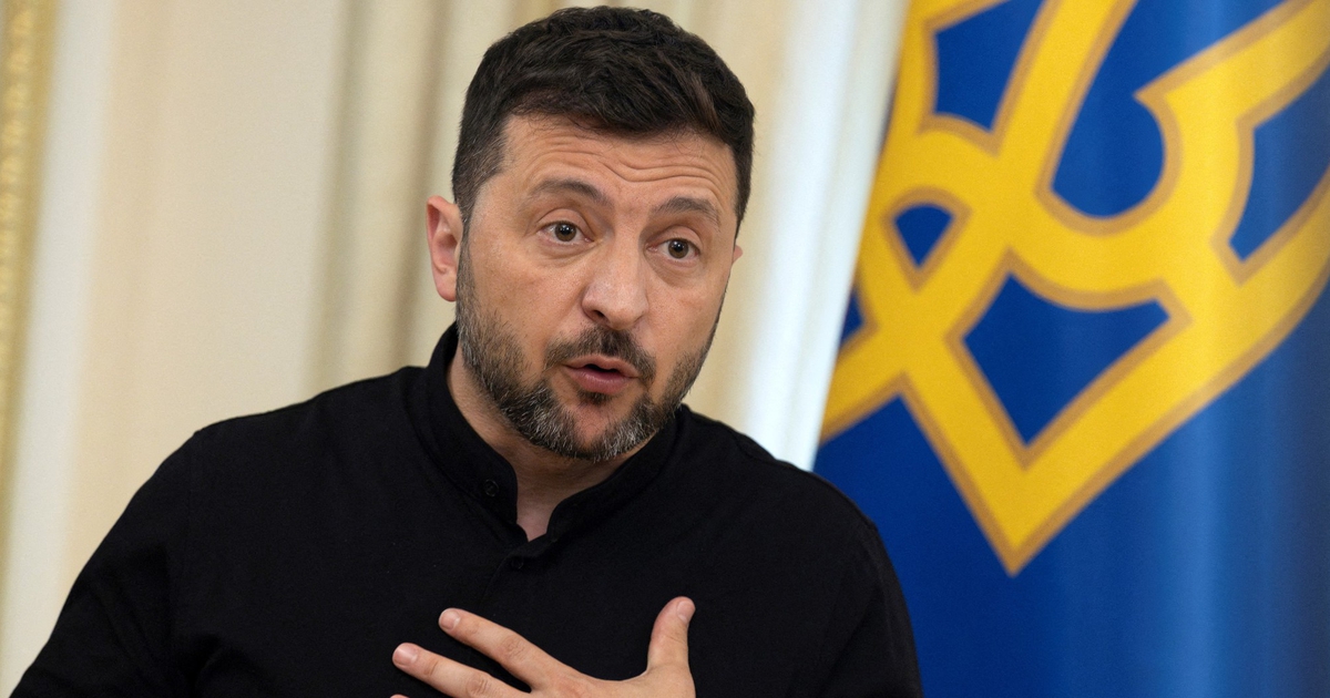 Tổng thống Zelensky lần đầu n&oacute;i r&otilde; về m&acirc;u thuẫn với cựu Bộ trưởng Quốc ph&ograve;ng Fedorov