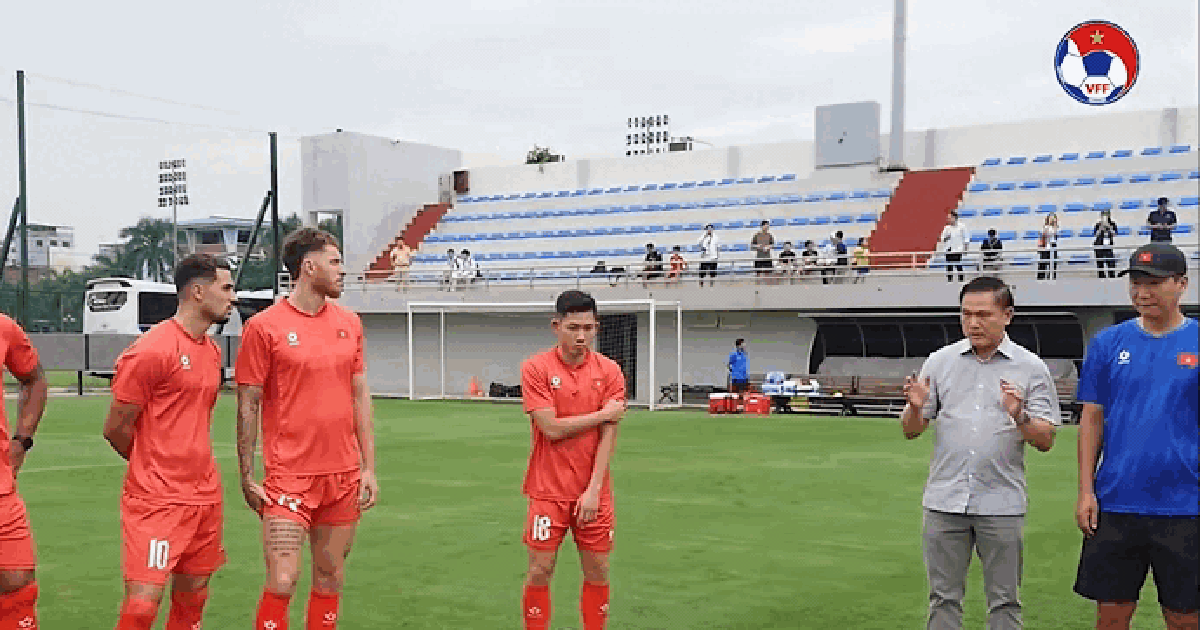 Trưởng đoàn Trần Anh Tú: ‘Đội tuyển Việt Nam phải đặt chân lên mặt đất, Thái Lan sẽ khát khao phục thù'