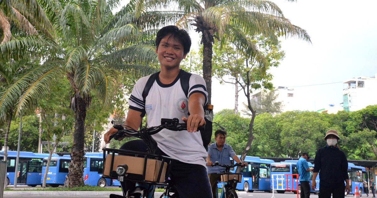 Đi xe buýt miễn phí ở TP.HCM trúng thưởng xe đạp: Nam sinh tưởng bị lừa