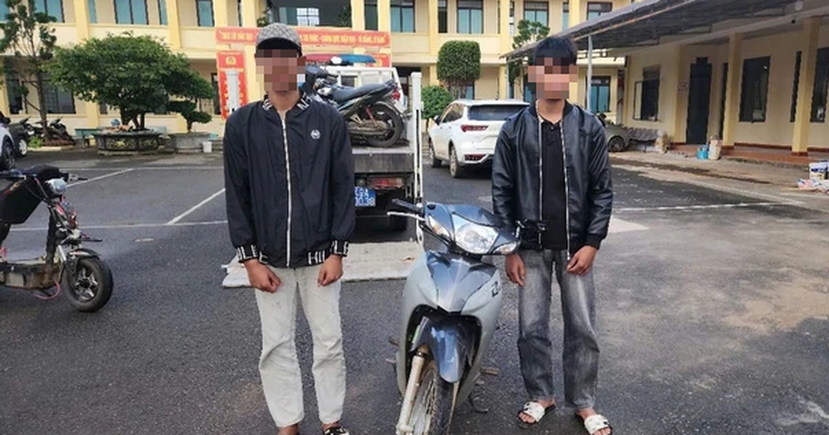 Bốc đầu xe m&aacute;y tr&ecirc;n quốc lộ rồi đăng TikTok 'c&acirc;u view', nh&oacute;m thiếu ni&ecirc;n bị xử l&yacute;