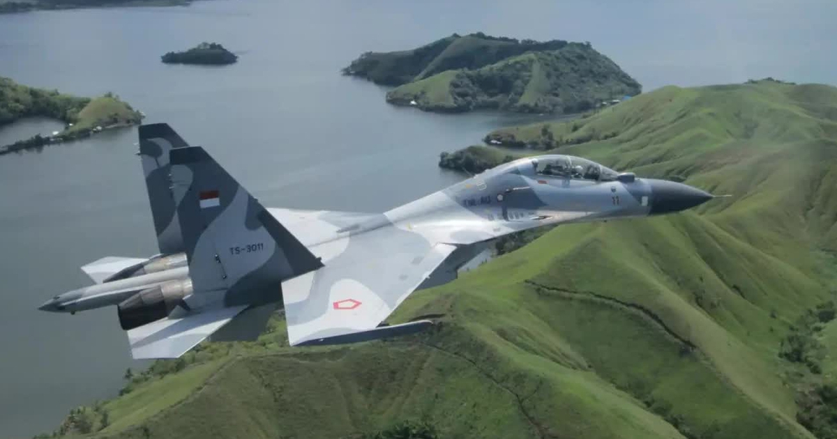 Tiêm kích Su-30MK2 của Không quân Indonesia lao khỏi đường băng