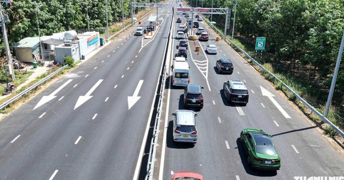Chính phủ yêu cầu kiểm tra việc thu thêm phí quản lý tài khoản giao thông 6.600 đồng