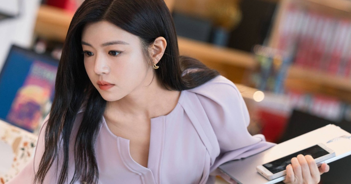Trần Nghi&ecirc;n Hy 'b&oacute;ng gi&oacute;' nhắc đến chồng cũ sau ly h&ocirc;n?