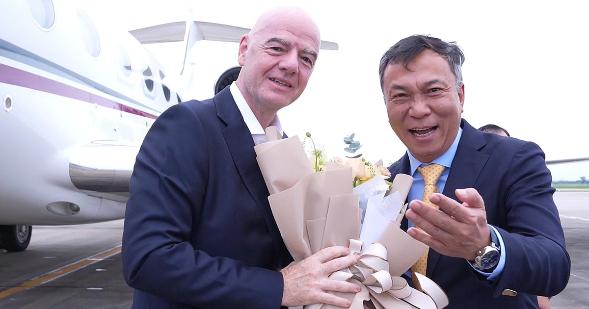 Chủ tịch VFF Trần Quốc Tuấn chào đón nồng nhiệt Chủ tịch FIFA Gianni Infantino lần thứ hai đến Việt Nam
