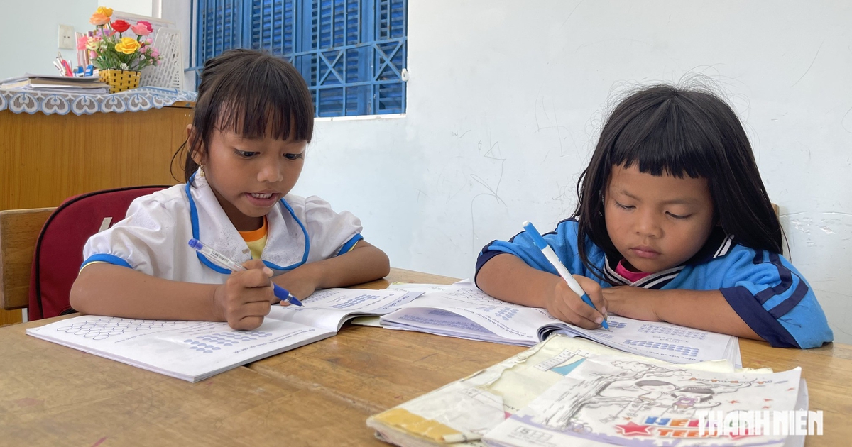 Phụ huynh ở Gia Lai &lsquo;đỏ mắt&rsquo; t&igrave;m s&aacute;ch gi&aacute;o khoa
