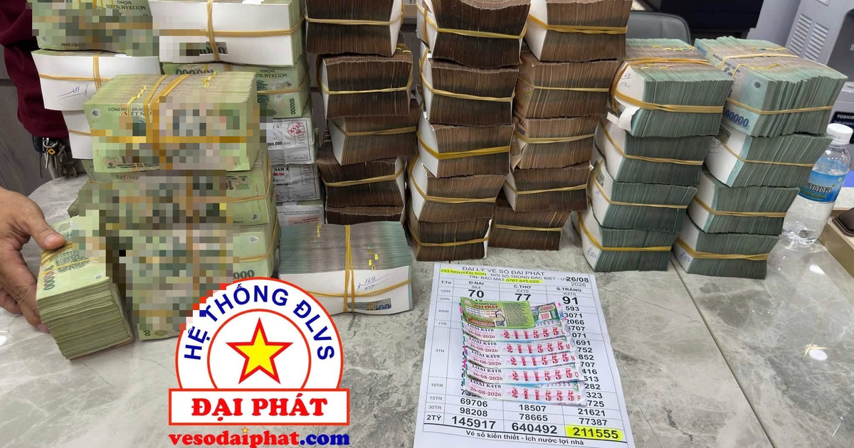 Mua 5 v&eacute; d&atilde;y 211555, người đ&agrave;n &ocirc;ng tr&uacute;ng 10 tỉ đồng xổ số miền Nam