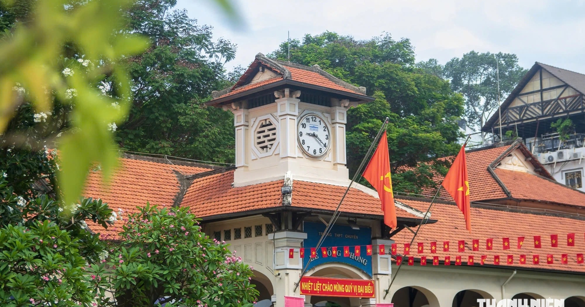 Trường THPT chuy&ecirc;n L&ecirc; Hồng Phong,TP.HCM c&oacute; 27 hiệu trưởng trong gần 100 năm th&agrave;nh lập