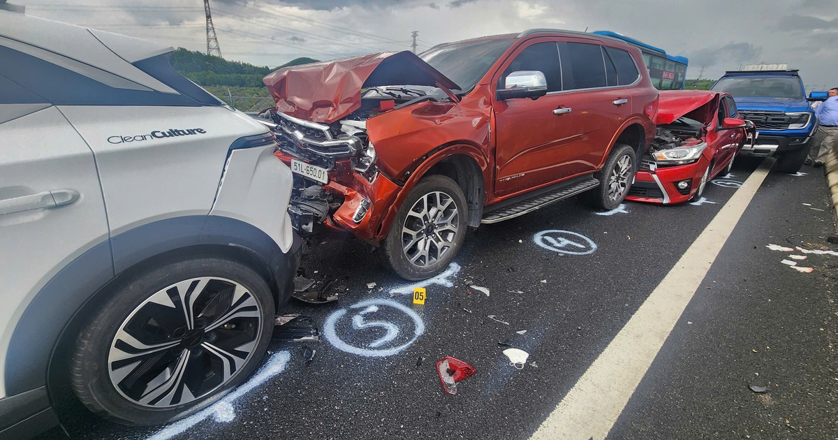 2 vụ tai nạn liên hoàn trên cao tốc vì không giữ khoảng cách an toàn