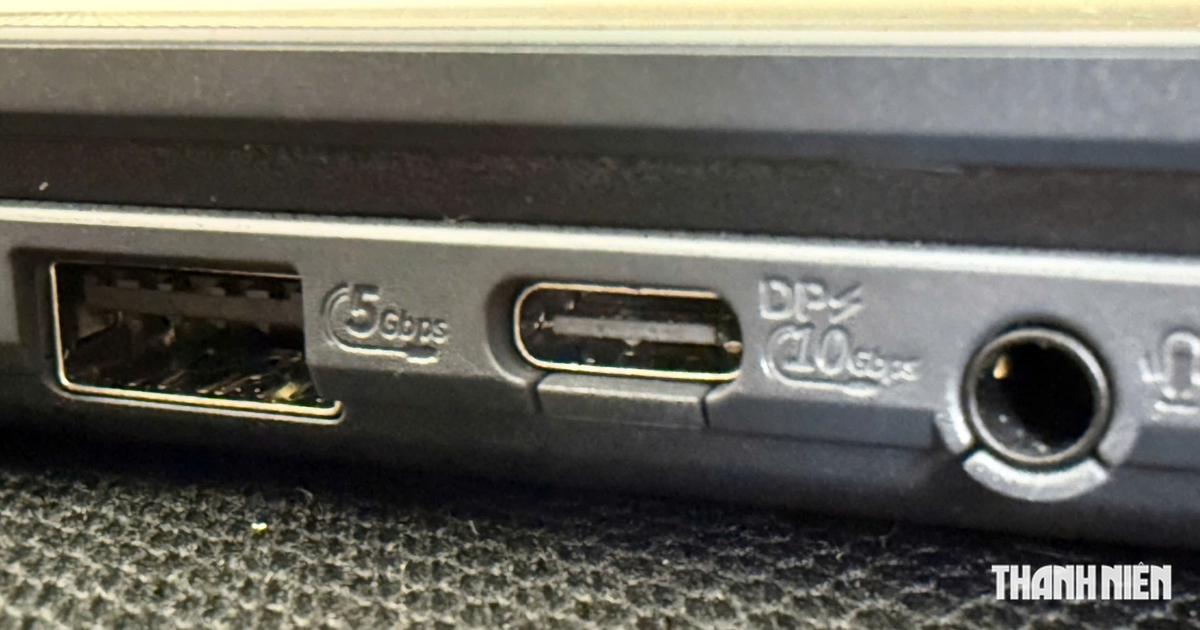 Ký hiệu hình tròn bên cạnh cổng USB ám chỉ điều gì?