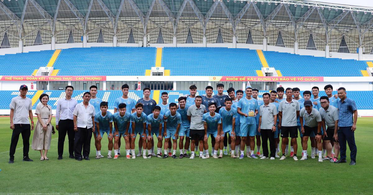 Bầu Hiển đưa bóng đá về quê hương mới, CLB Thái Nguyên chính thức ra mắt