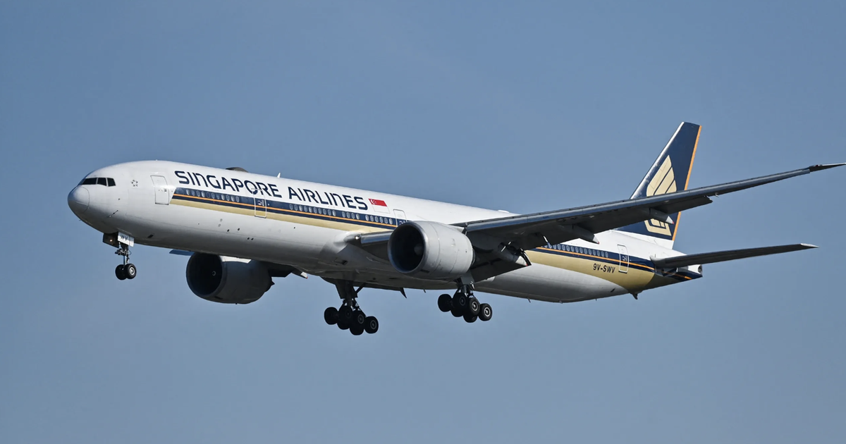 Cựu ca sĩ Thái Lan kiện Singapore Airlines vì sự cố xiên gà