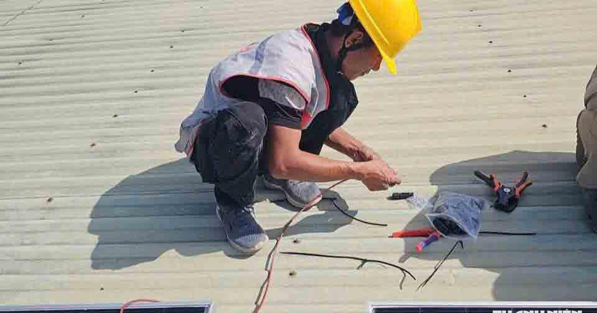 Khi 'thợ đụng' kiếm việc bằng một cú chạm