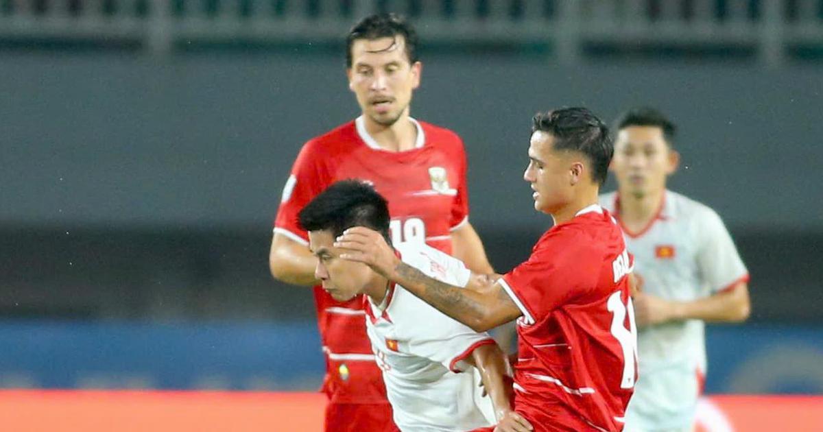 Cầu thủ Việt Nam pressing khắp mặt sân, Thom Haye và Indonesia bất lực