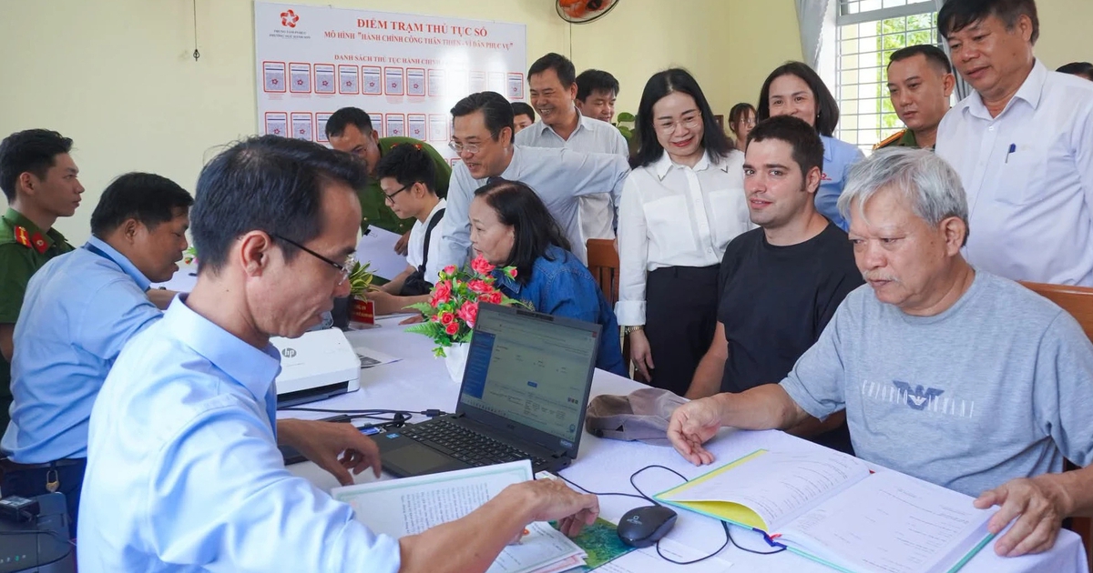 Kh&ocirc;ng cần đến trụ sở, người Đ&agrave; Nẵng l&agrave;m thủ tục h&agrave;nh ch&iacute;nh ngay khu d&acirc;n cư