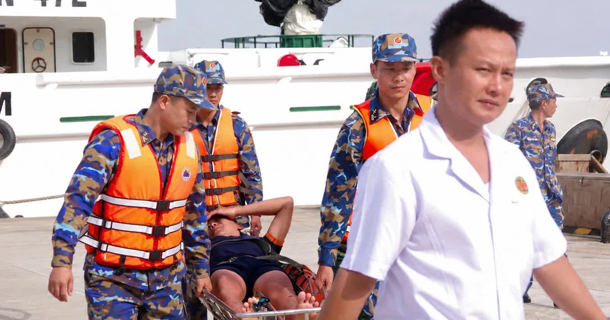 Trường Sa tiếp nhận, chăm sóc 32 ngư dân Đà Nẵng gặp nạn trên biển