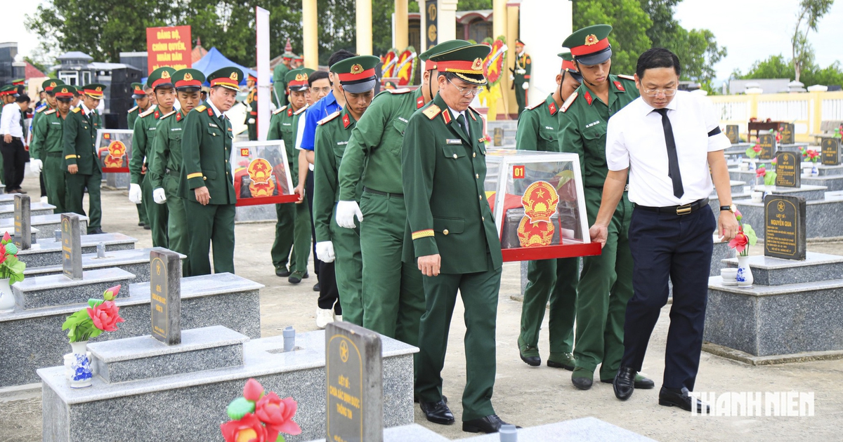 T&igrave;m thấy 5 h&agrave;i cốt liệt sĩ ở Quảng Ng&atilde;i: &lsquo;Đưa c&aacute;c anh về với đất mẹ'