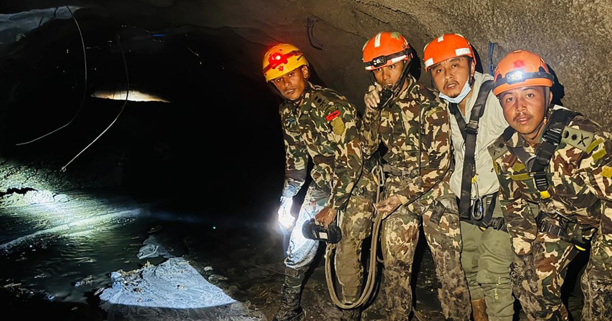 Nepal chạy đua giải cứu h&agrave;ng trăm c&ocirc;ng nh&acirc;n mắc kẹt trong c&aacute;c đường hầm thủy điện