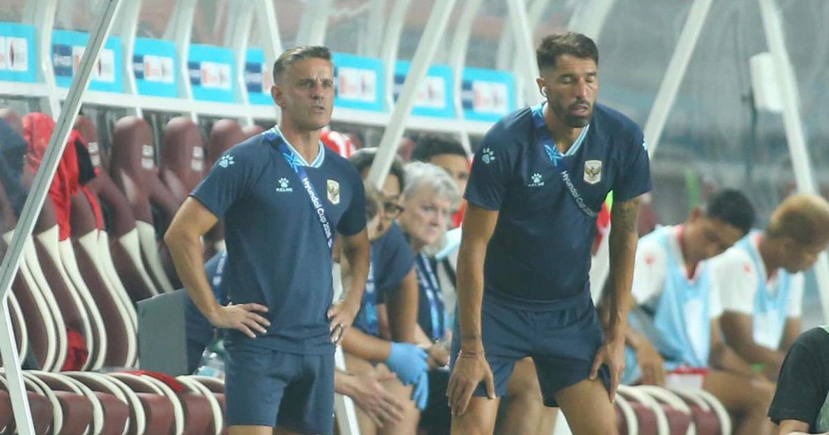Thua Việt Nam, HLV Indonesia sẽ bị sa thải nếu thua tiếp Singapore và bị loại khỏi ASEAN Cup 2026