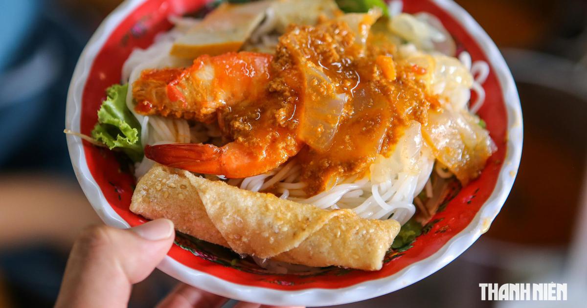 Bún giấm nuốc Huế: Món lạ hút du khách