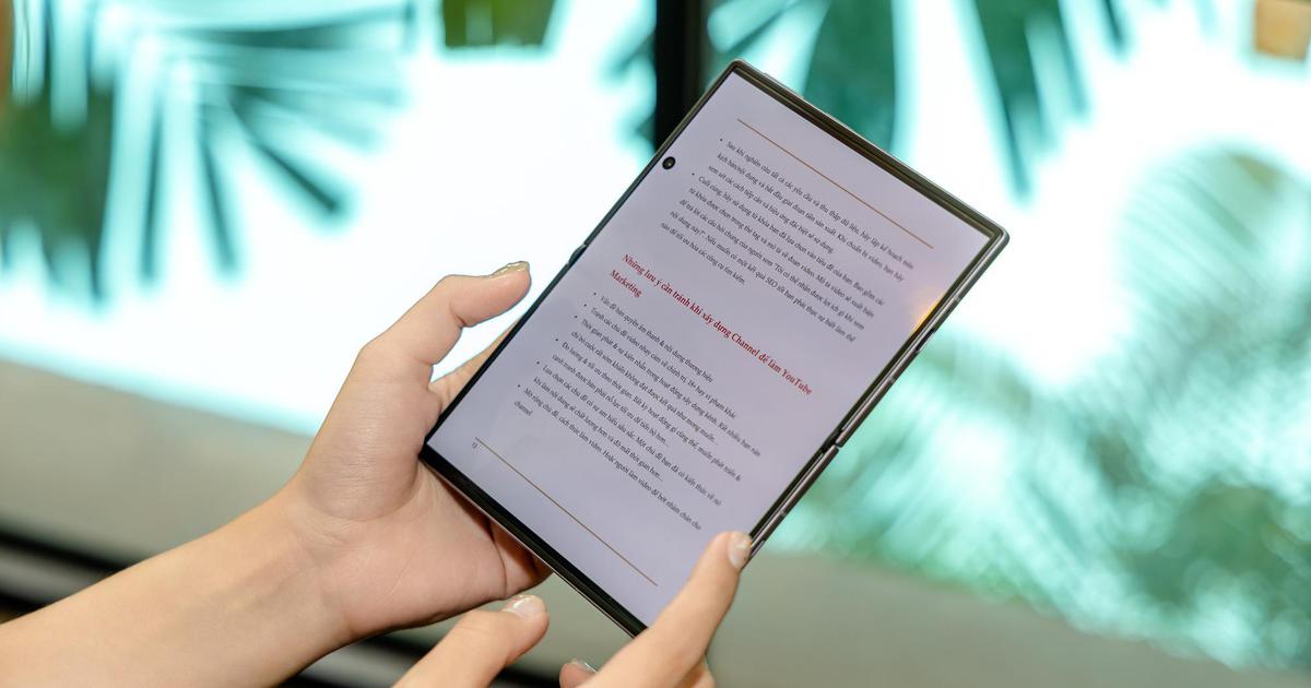 Samsung sắp vượt qua rào cản lớn nhất của smartphone màn hình gập