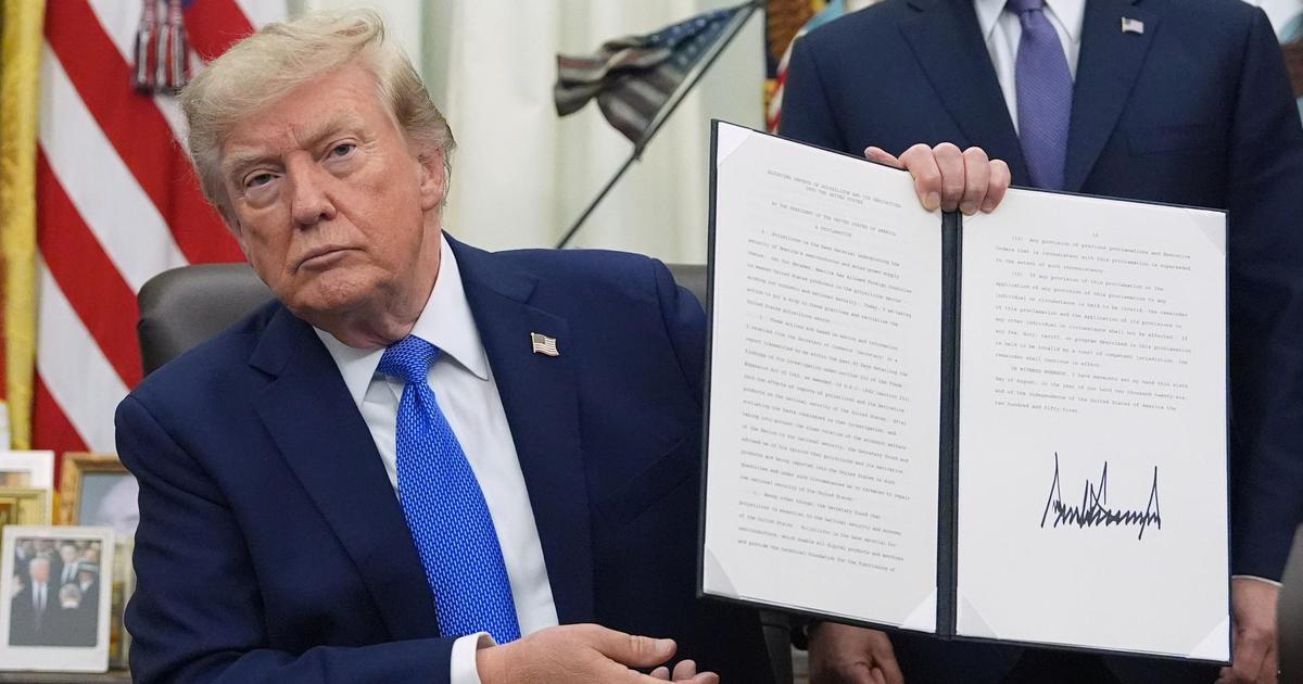 Ông Trump ký sắc lệnh siết 'du lịch sinh con' lấy quốc tịch Mỹ