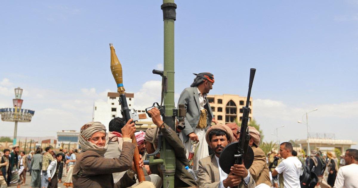 Houthi tập kích doanh trại ở Yemen, nhiều binh sĩ chết?