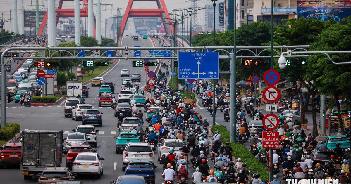 Vì sao đèn xanh ở một số giao lộ TP.HCM có hôm kéo dài, có hôm nhanh?