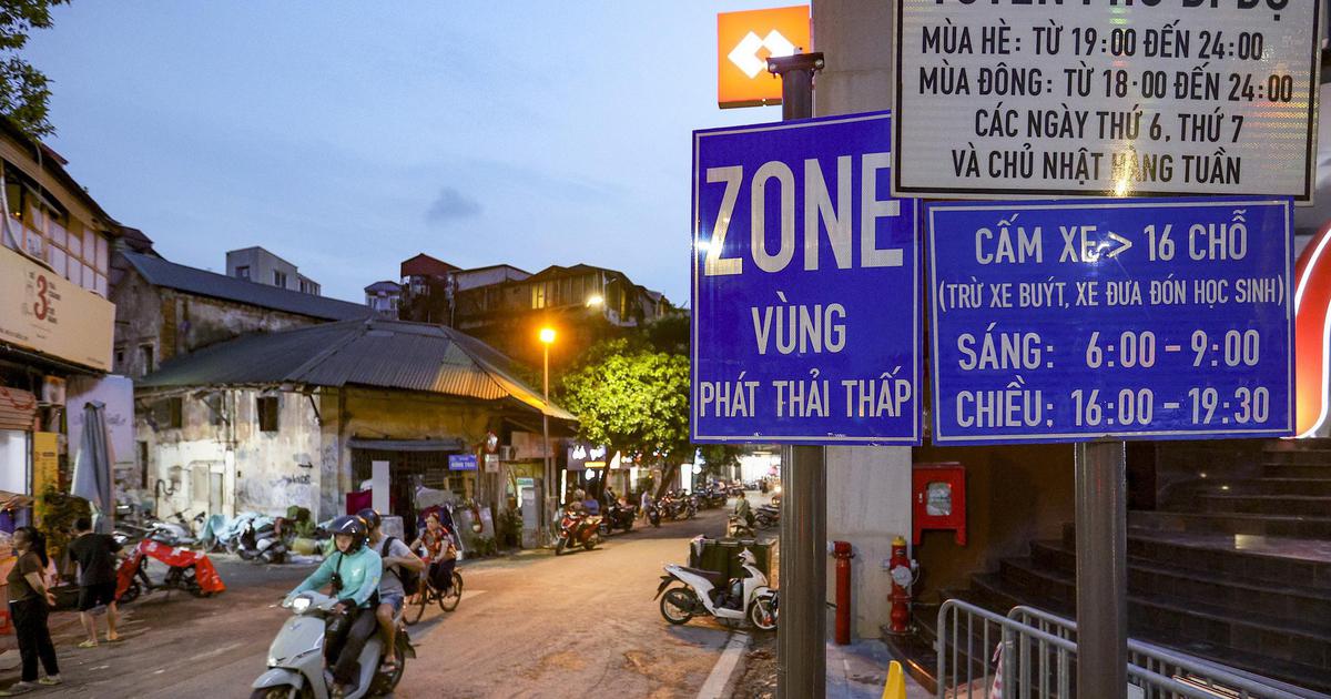 Người Hà Nội 'rèn thói quen' mới ở vùng phát thải thấp