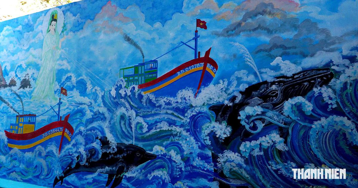 Cá Ông 'lụy' bờ, ngư dân miền biển mai táng thế nào?